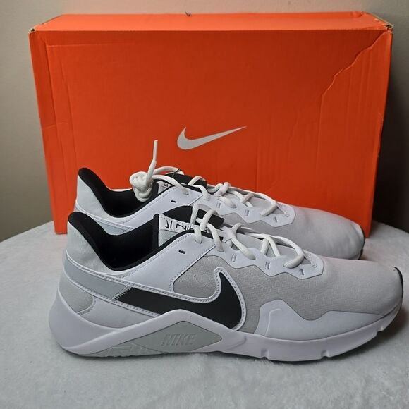 NIB Nike Legend Essential 2 Pure Platinum Black-White Sz 13 - Picture 2 of 9